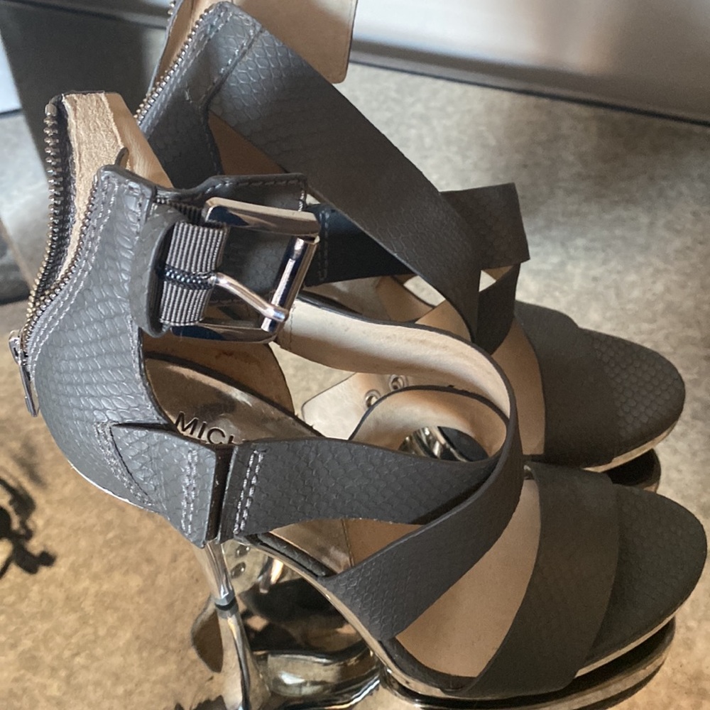 Brand new Michael Kors heels - Picture 3 of 3